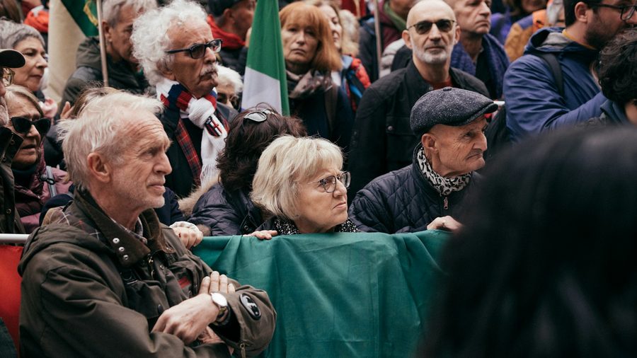 江南体育 APP — 营业执照与资质公示示意配图